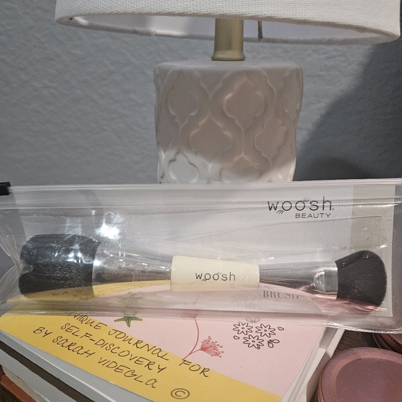 Woosh Beauty Complexion Brush - Picture 8 of 10